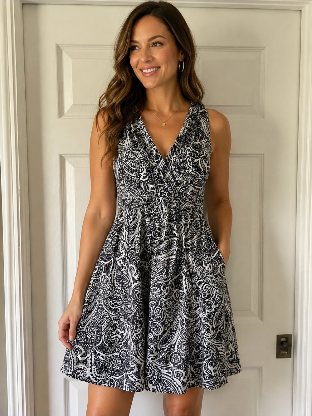 Black & White Paisley V-Neck Sleeveless tank Sun Dress Lands End size 4
